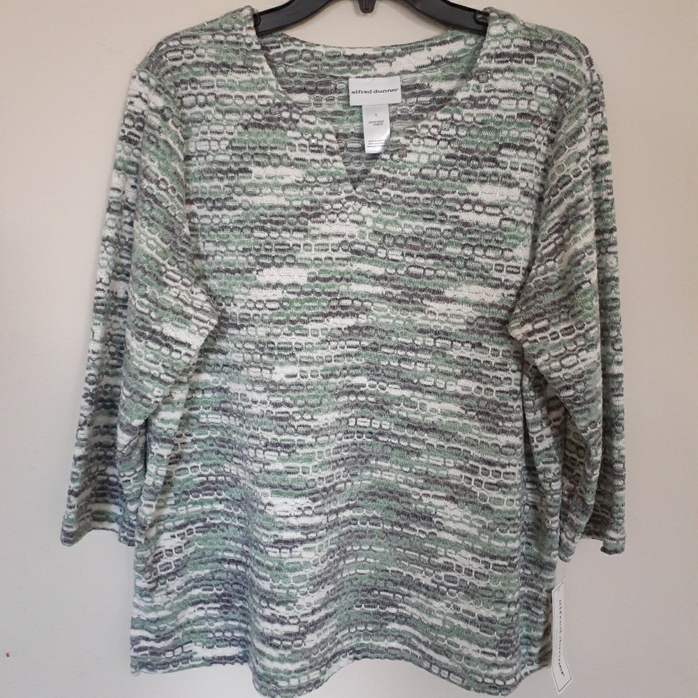 Alfred  Dunner  Shirt   size  L.